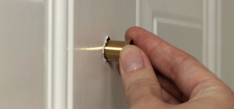 peephole door repair in Las Flores